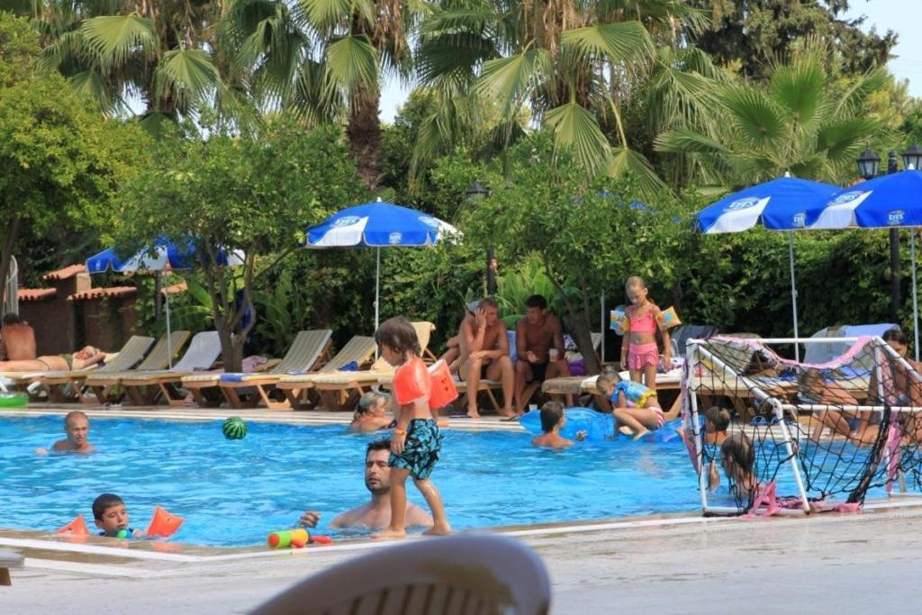 בלדיבי Sunmerry Hotel מראה חיצוני תמונה